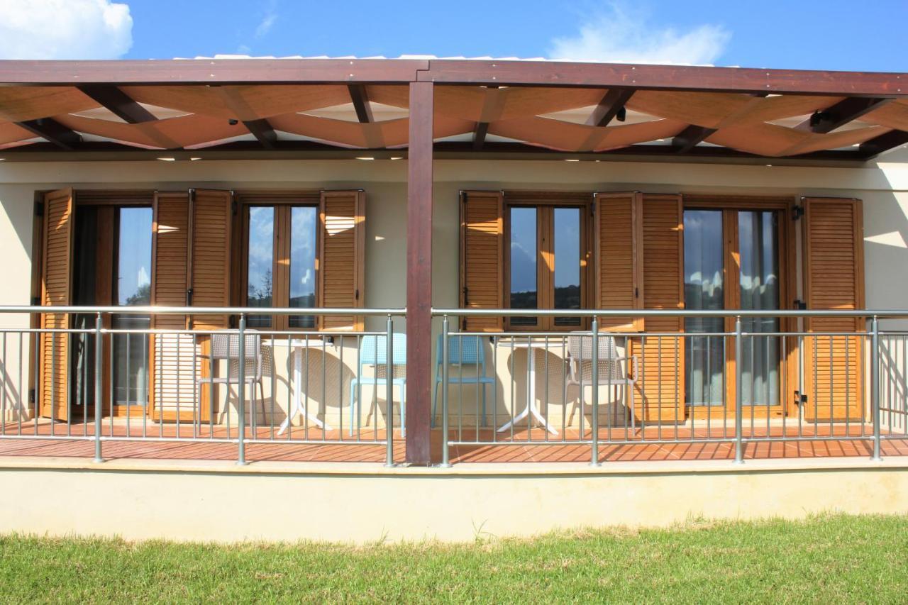 Niriides Luxury Villas Метони Экстерьер фото