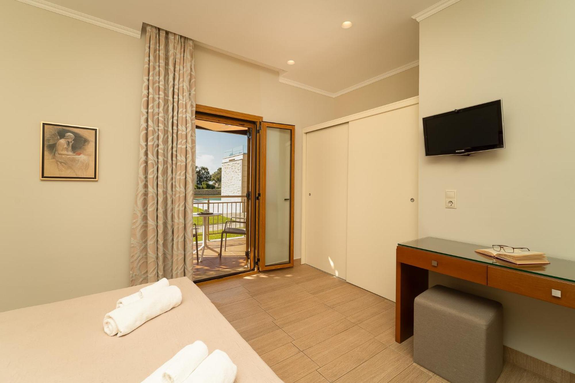 Niriides Luxury Villas Метони Экстерьер фото