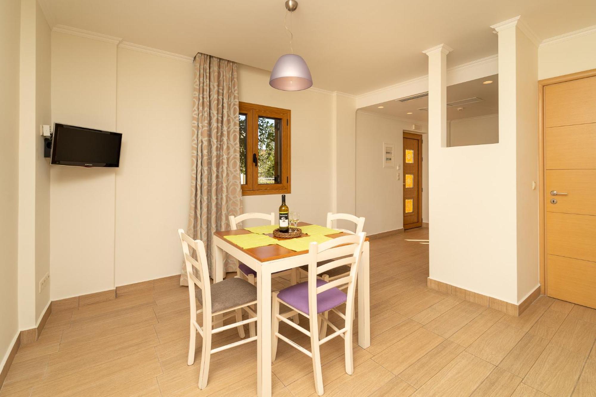 Niriides Luxury Villas Метони Экстерьер фото