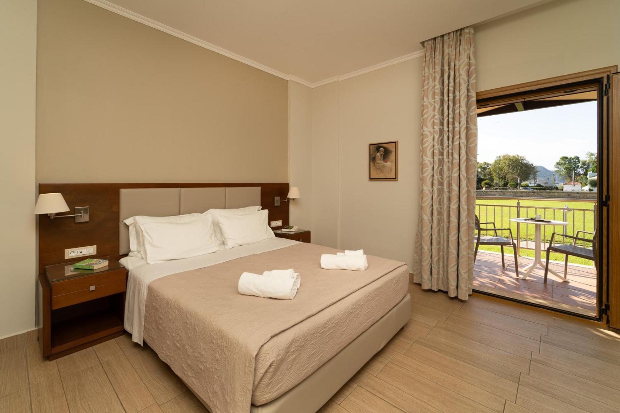 Niriides Luxury Villas Метони Экстерьер фото