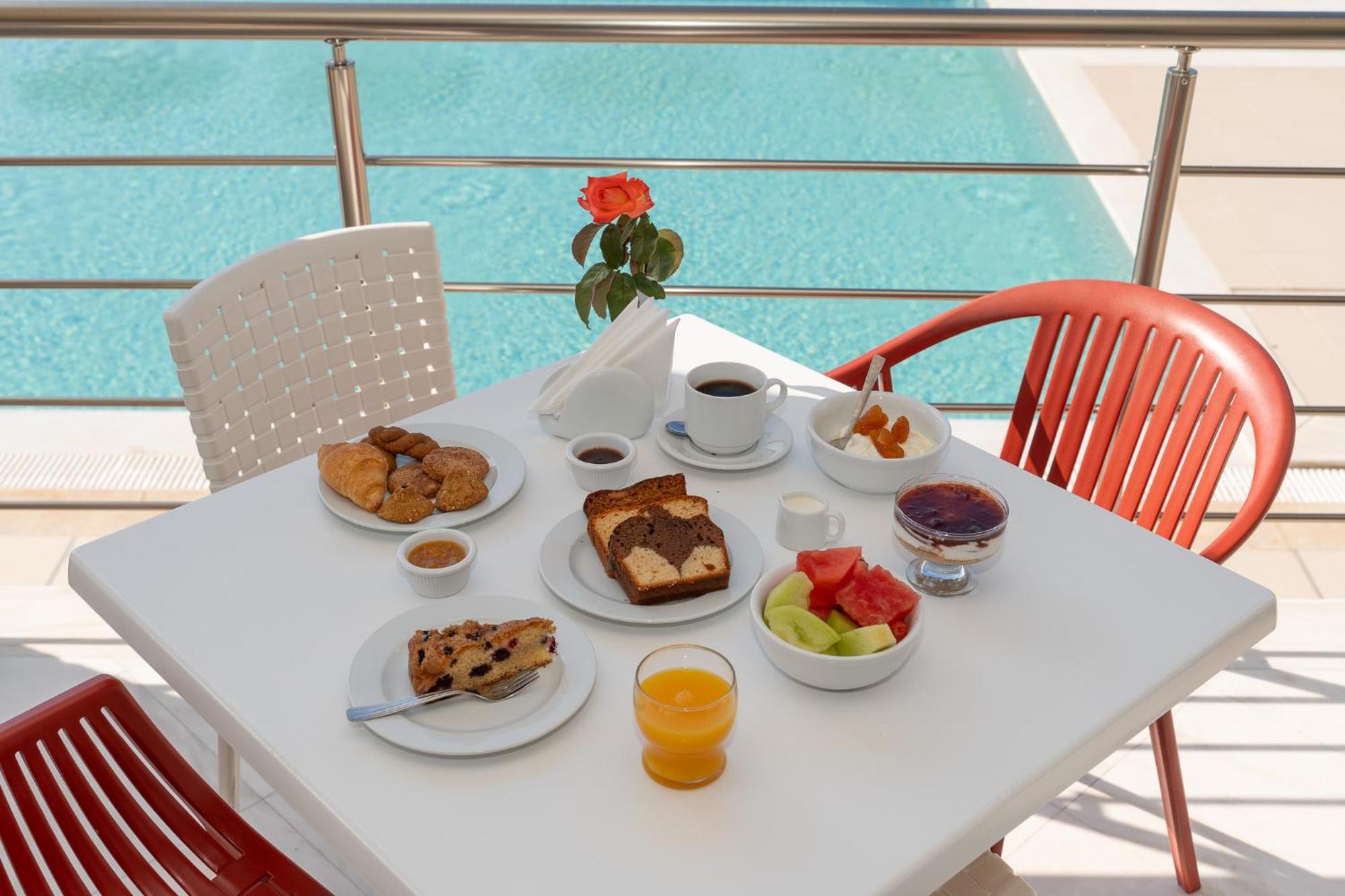 Niriides Luxury Villas Метони Экстерьер фото