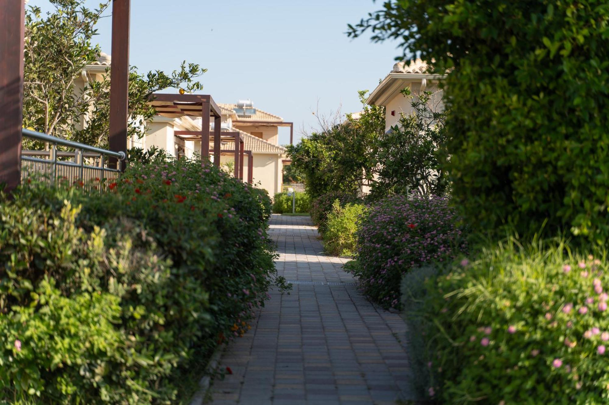 Niriides Luxury Villas Метони Экстерьер фото