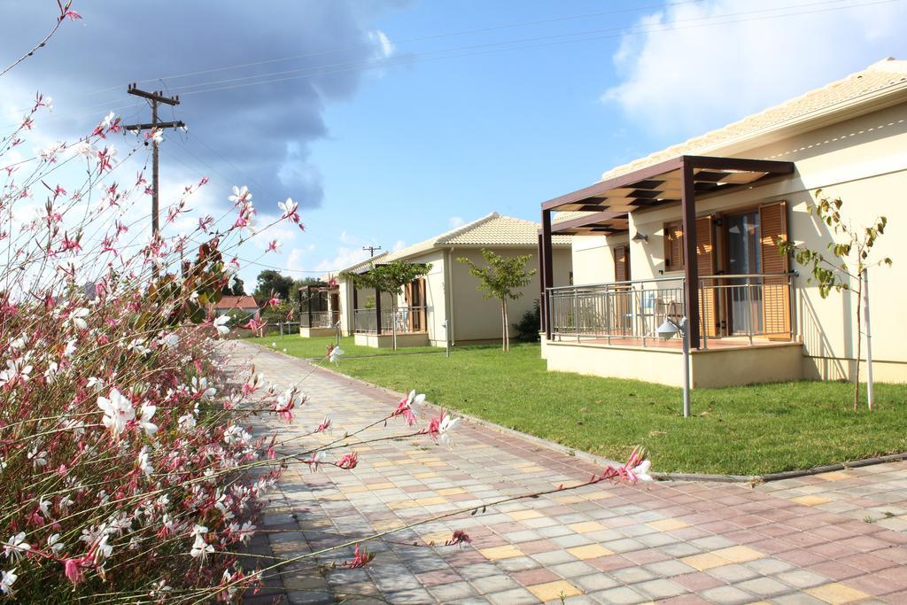 Niriides Luxury Villas Метони Экстерьер фото