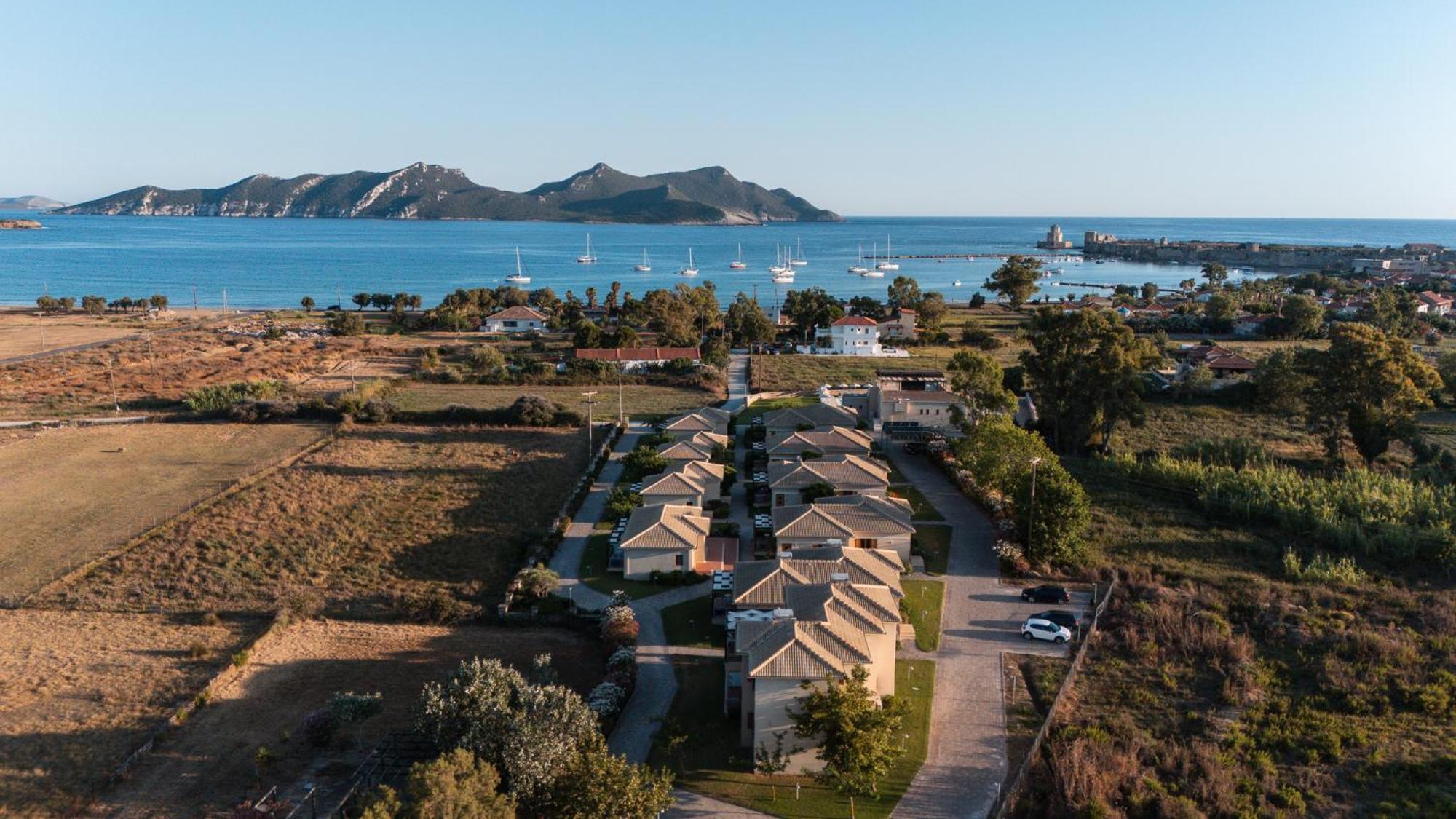 Niriides Luxury Villas Метони Экстерьер фото