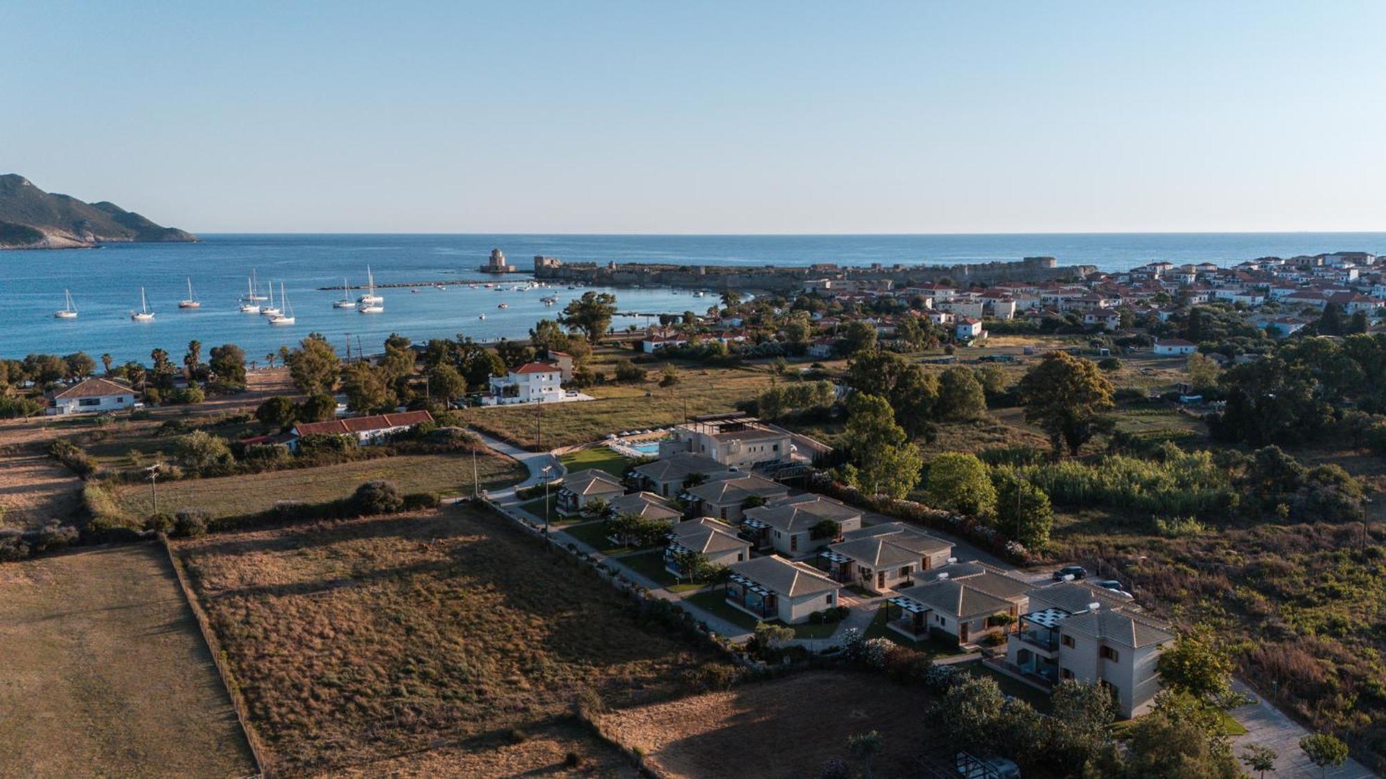 Niriides Luxury Villas Метони Экстерьер фото
