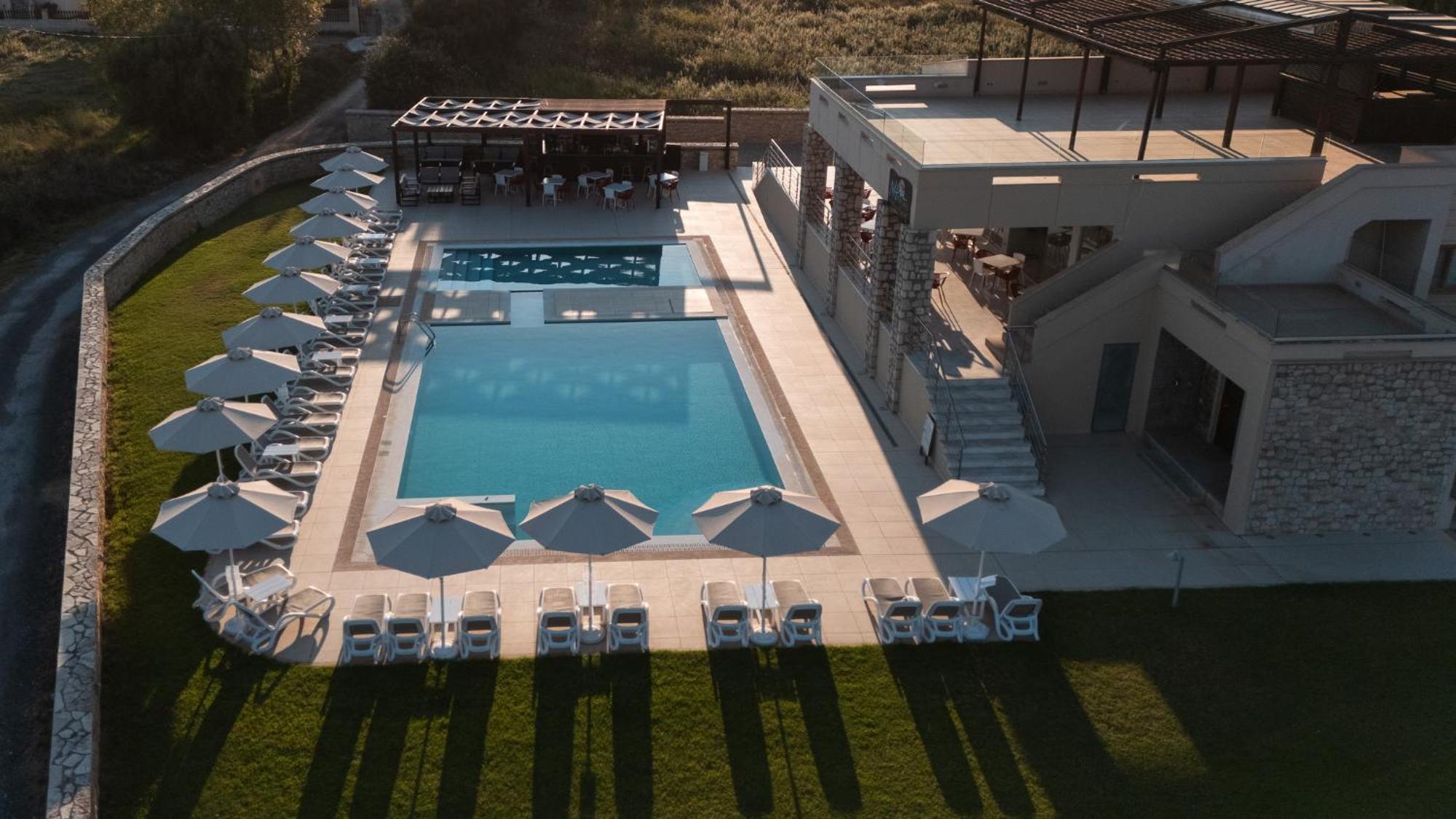 Niriides Luxury Villas Метони Экстерьер фото