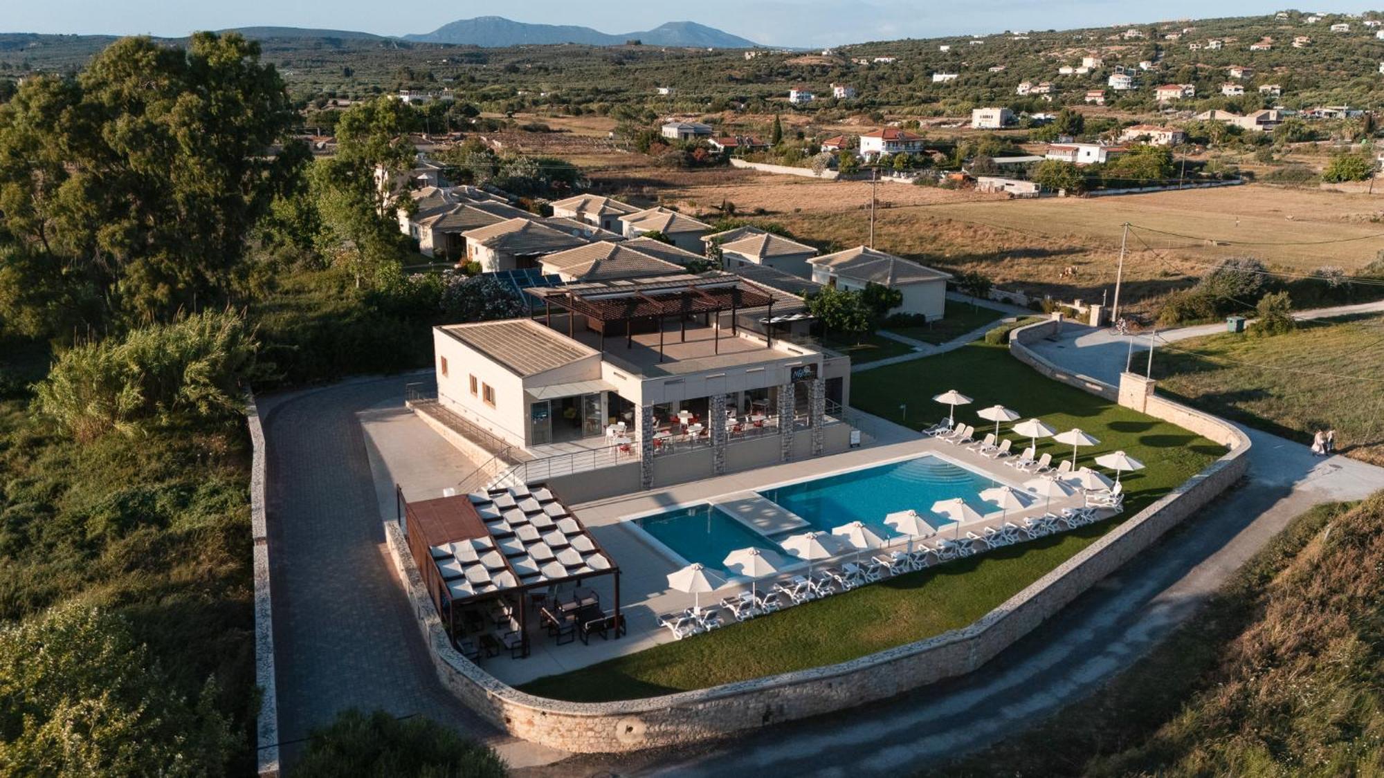 Niriides Luxury Villas Метони Экстерьер фото