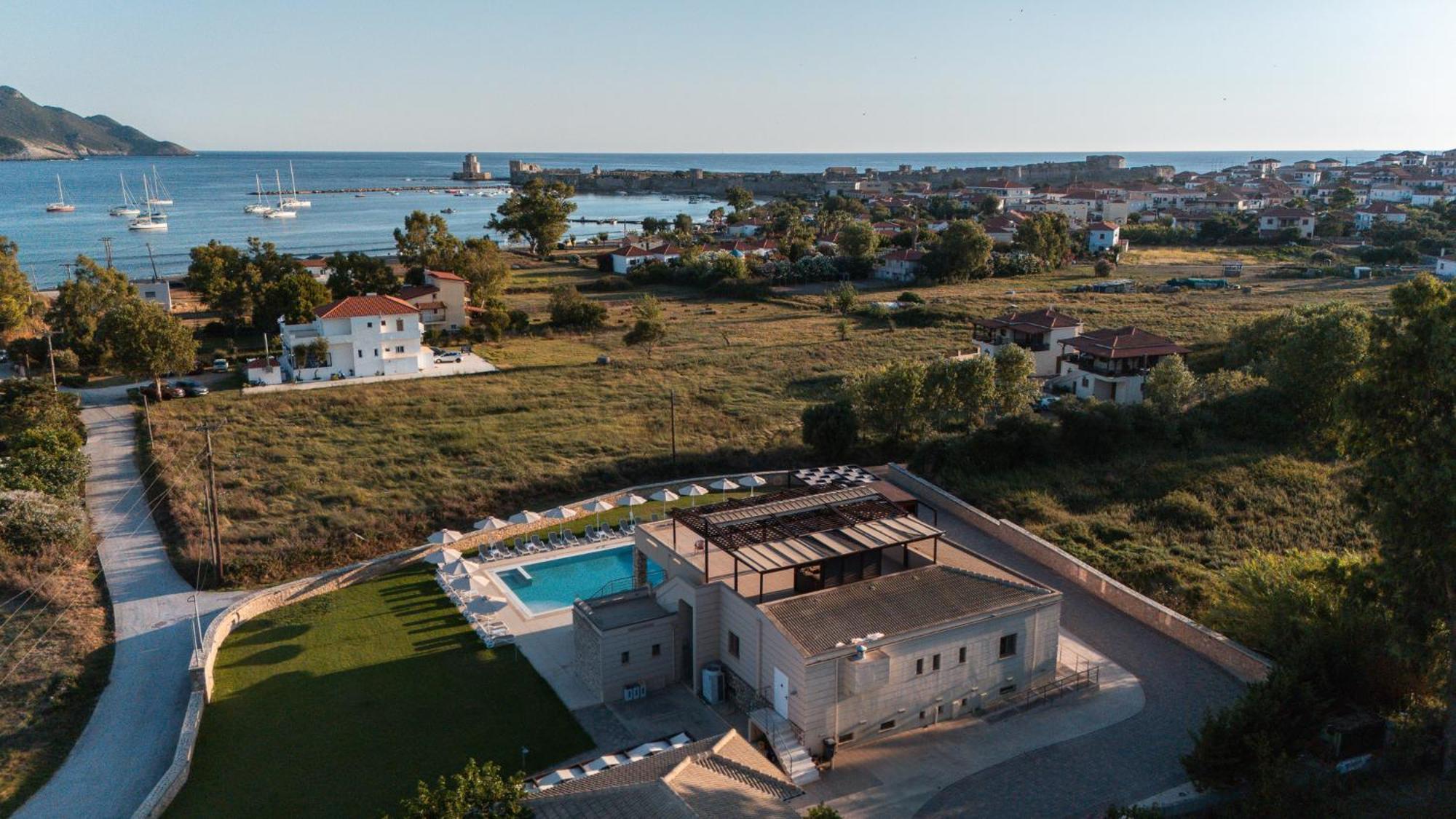 Niriides Luxury Villas Метони Экстерьер фото