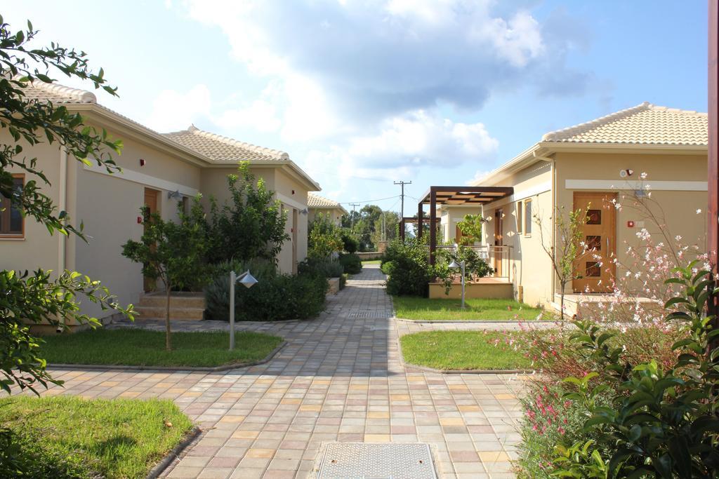 Niriides Luxury Villas Метони Экстерьер фото