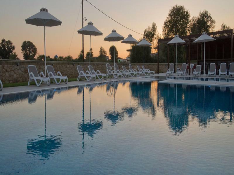 Niriides Luxury Villas Метони Экстерьер фото